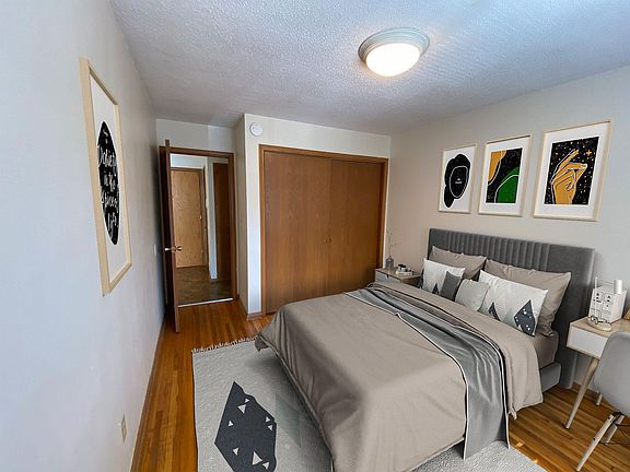 4th image of 624 4th Ave SE