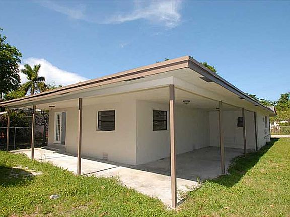 5th image of 3806 NW 23rd Ct