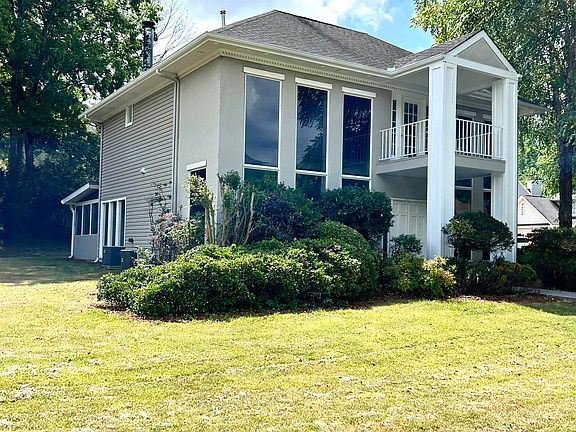 4th image of 836 Creek Dr