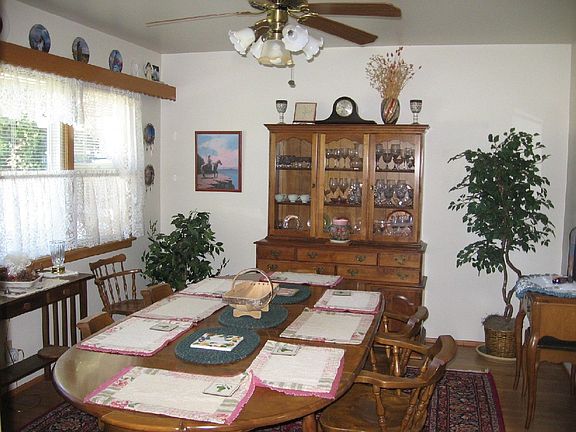 Formal Dining
