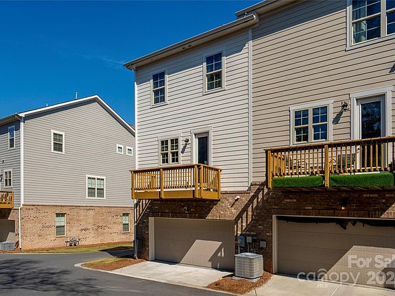5th image of 820 Imperial Ct
