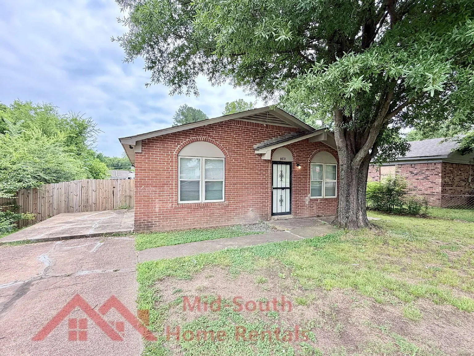 4 bed, 1.5 bath, 1137 sqft, $1,325 — Photo 1