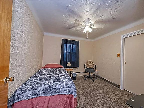 2nd image of 253 Willow Dr #5