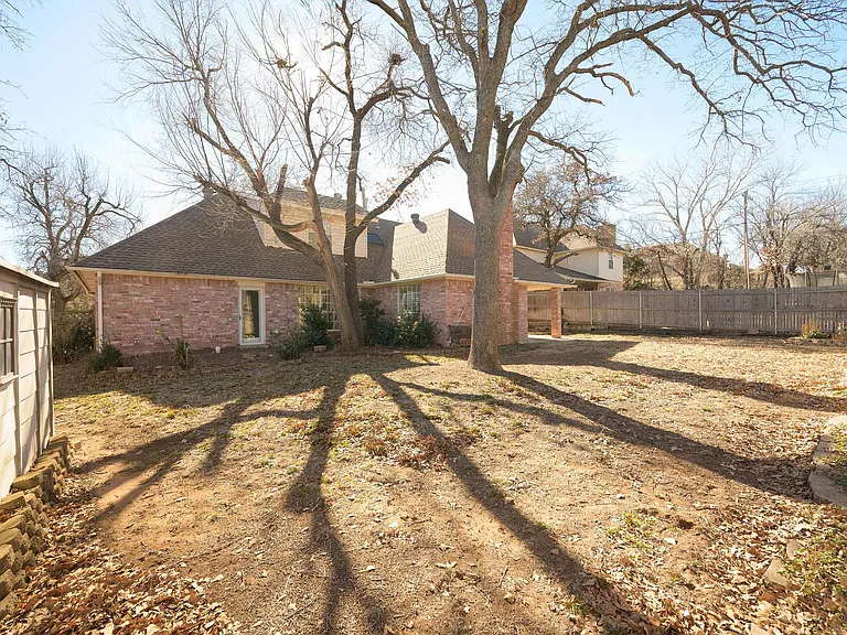 3929 Devon Dr — Photo 36