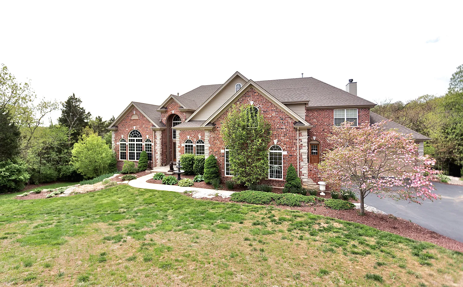 55 Thornhill Dr photo 1