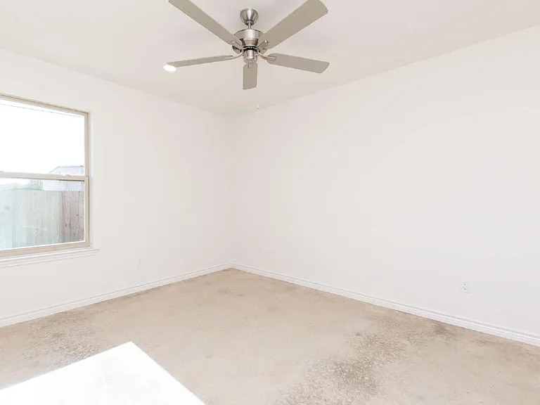 1301 Concord Dr — Photo 9