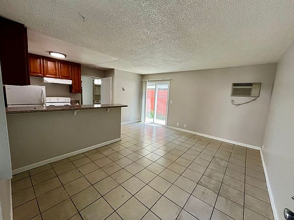 2nd image of 8815 Mira Mesa Blvd #4