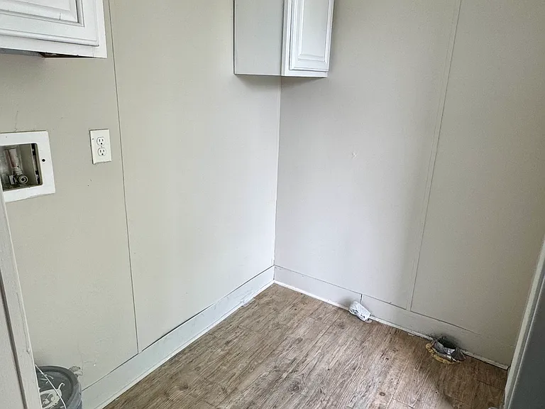7616 Coach Park Dr — Photo 4