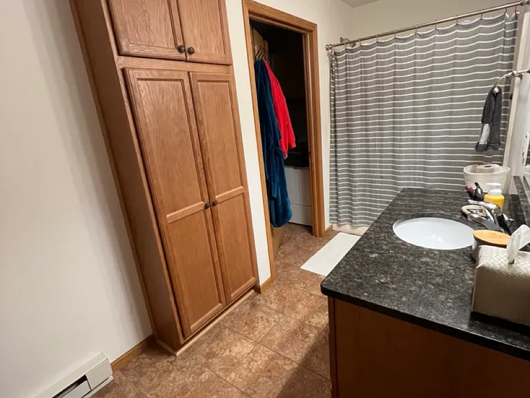 241 N Willson Dr #G — Photo 10