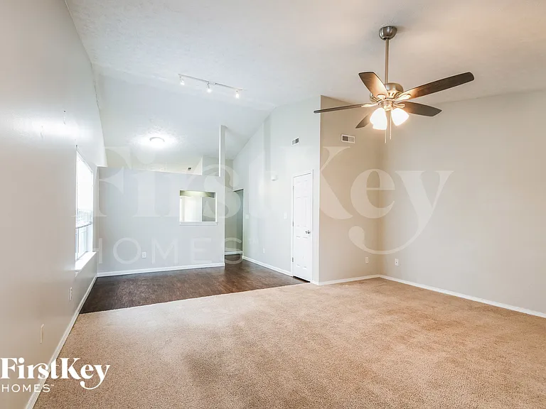 6738 Wimbledon Dr — Photo 4