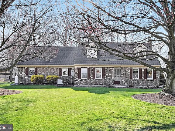 2nd image of 525 Hackman Rd