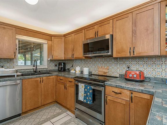 3rd image of 302 Limona Rd