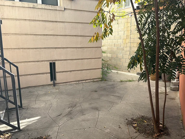 Ojai Apartments — Photo 26