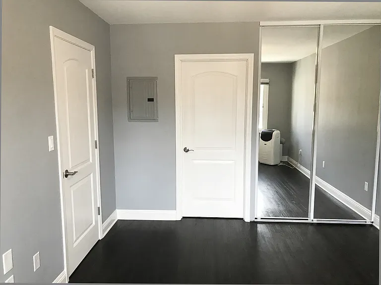 402 S Robertson Blvd — Photo 6