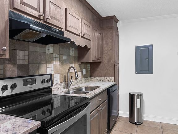 5th image of 1708 14th Ave S APT 9