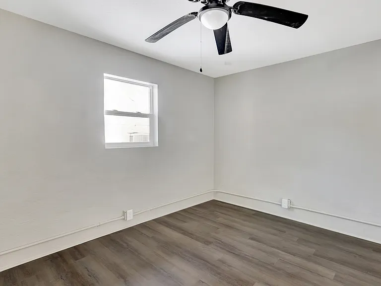 2751 Malvern Ave — Photo 5
