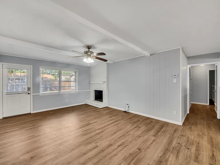 716 Melrose Dr — Photo 6