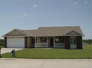 8542 Lake Ridge Dr, Plattsmouth, NE 68048