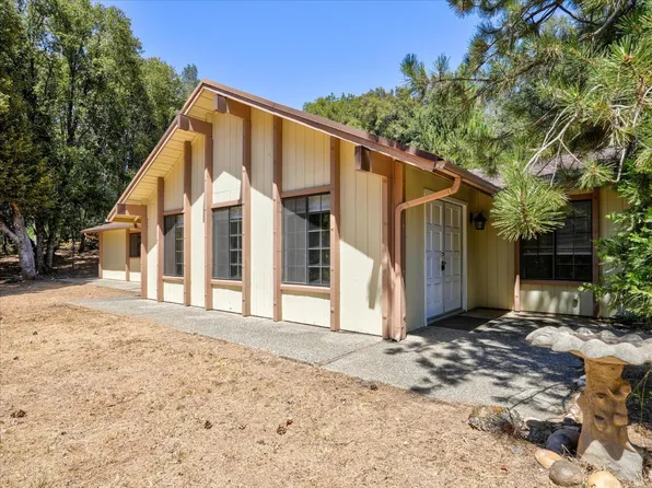 37912 China Creek Rd, Oakhurst, CA 93644