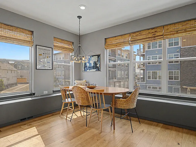570 W Amherst Ave — Photo 14