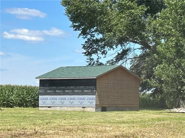 22189 N 2550th St, Dennison, IL 62423
