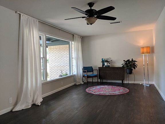 4th image of 1101 Lynda Ln