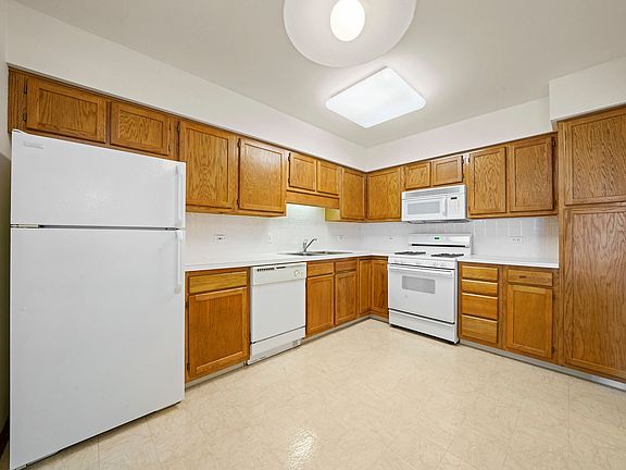 5th image of 6441 W Warner Ave APT 510