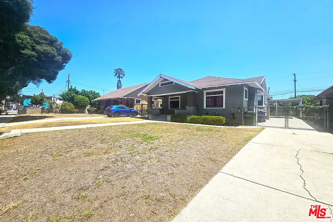 3 bed, 1.5 bath, 1479 sqft, $4,295 — Photo 3