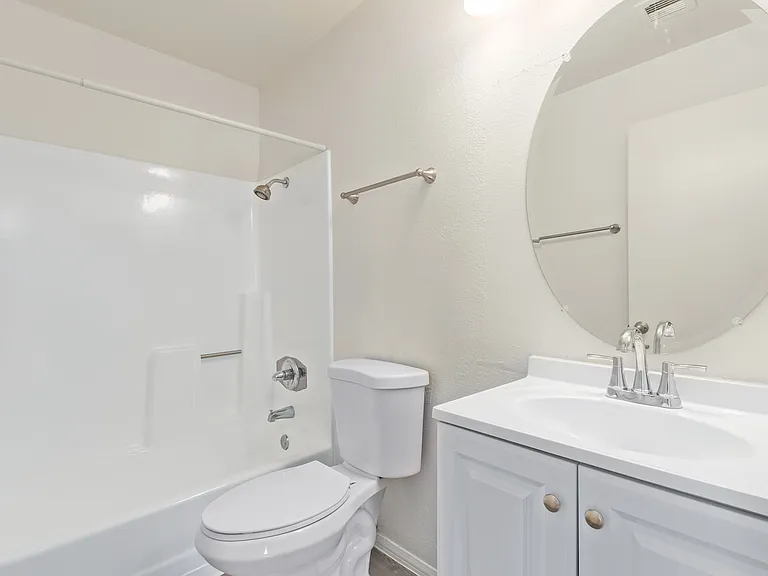 7211 N 54th Ave — Photo 33