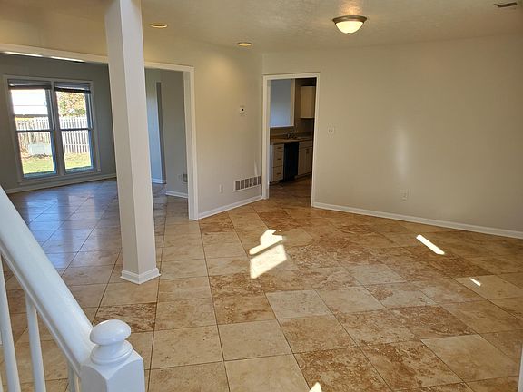 5th image of 645 Twin Pines Way
