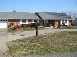 206 Wallace Ave, Holdenville, OK 74848