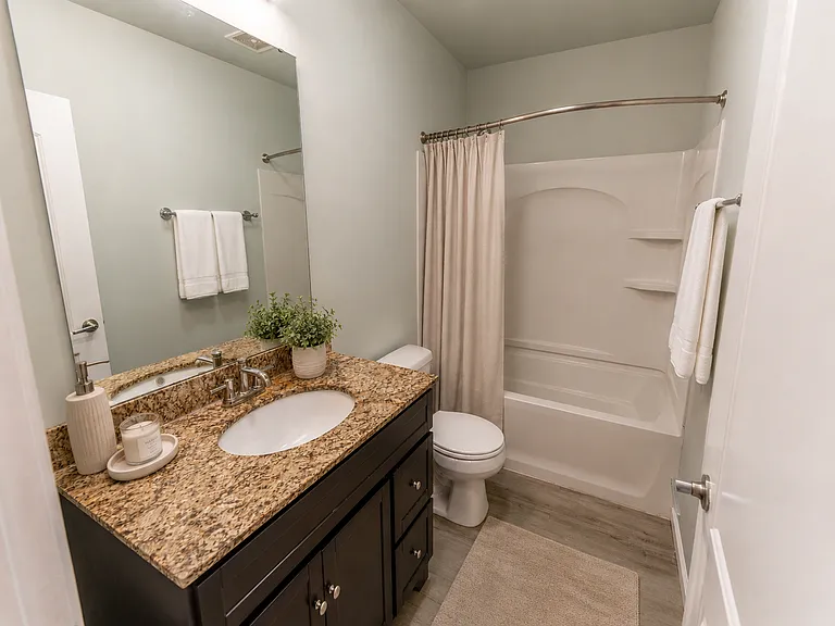 4242 Lindell — Photo 24