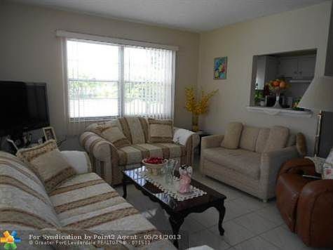 2nd image of 140 Upminster Cir