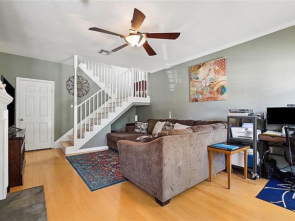 3rd image of 204 Audubon Trce Unit 204