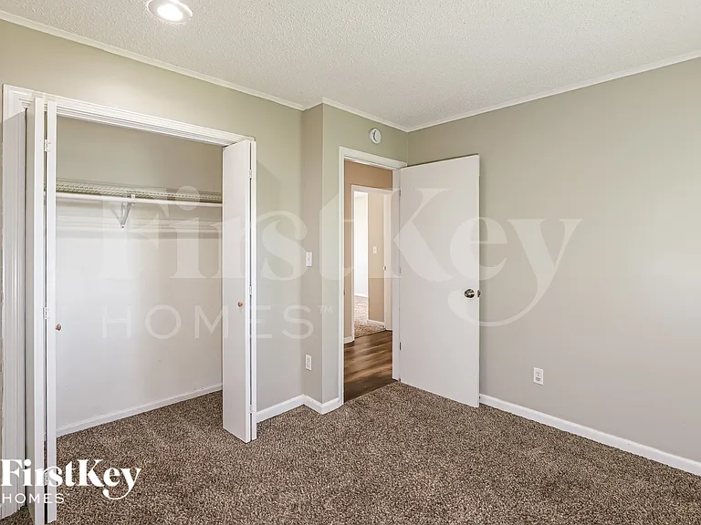 8418 NW 68th St — Photo 15