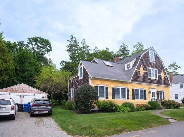 2 Red Cross Ter, Newport, RI 02840
