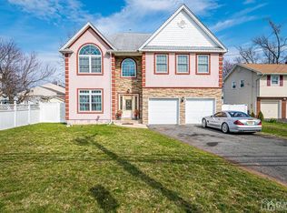 854 Wood Ave, Colonia, NJ 07067