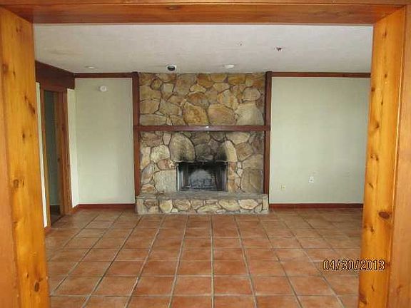 3rd image of 759 Van Buren St