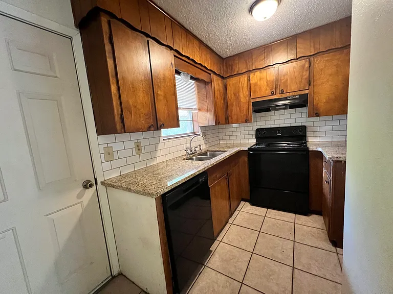 104 E Ward Dr #A — Photo 6