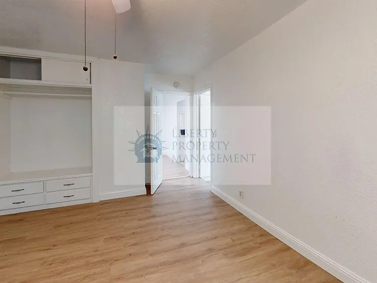 10051 E Lyons Rd — Photo 10