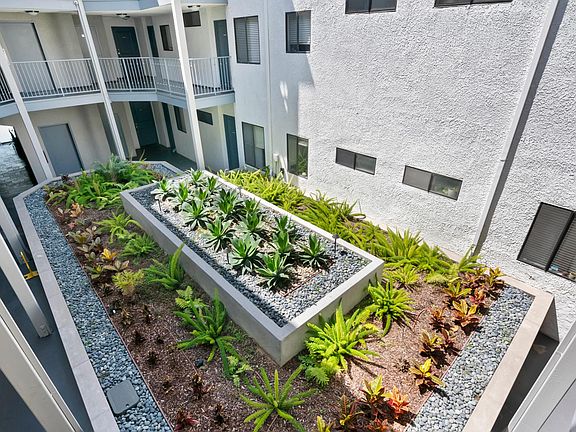 2nd image of 3848 Mentone Ave APT 209