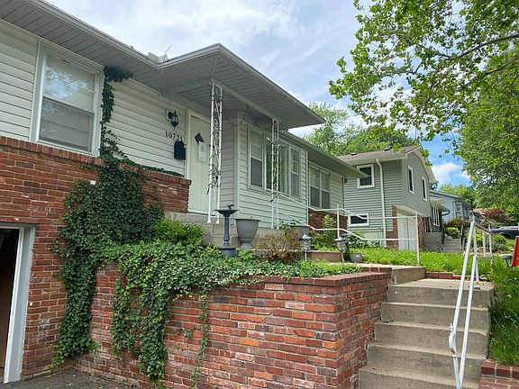 3rd image of 10721 W 91st St