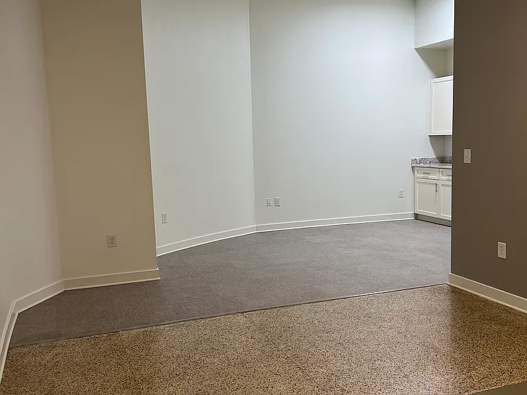 Pulaski Lofts — Photo 30