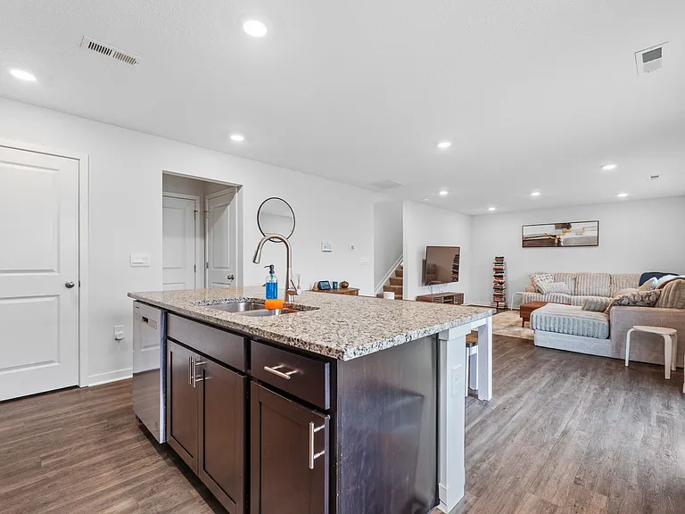 5922 Damsel Dr — Photo 8