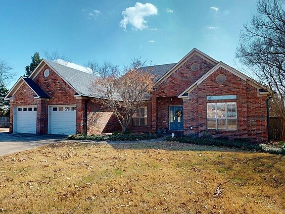 2nd image of 1805 Meaghan Cv