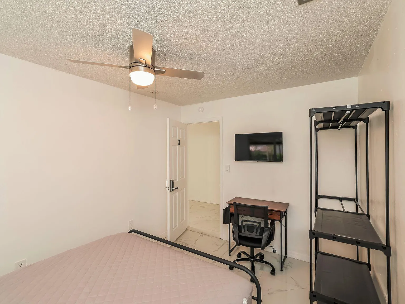 4 bed, 2.0 bath, 1394 sqft, $1,473 — Photo 1