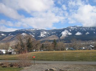 1005 1/2 Bryan St, Cove, OR 97824