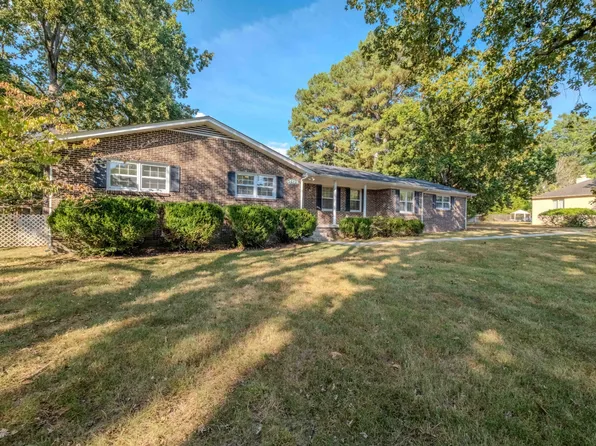 401 Twelve Oaks Rd, Tullahoma, TN 37388