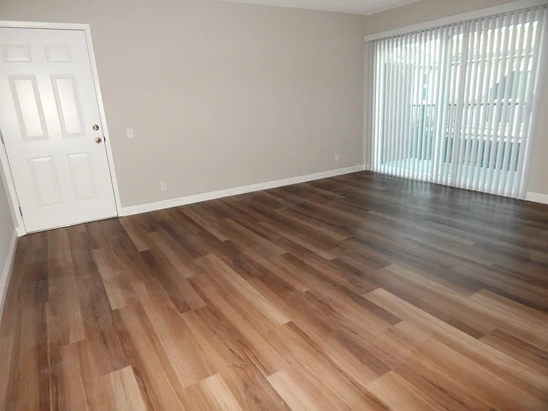 2101 Curtis Ave #4 — Photo 5