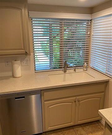 5th image of 175 Oak Forest Cir